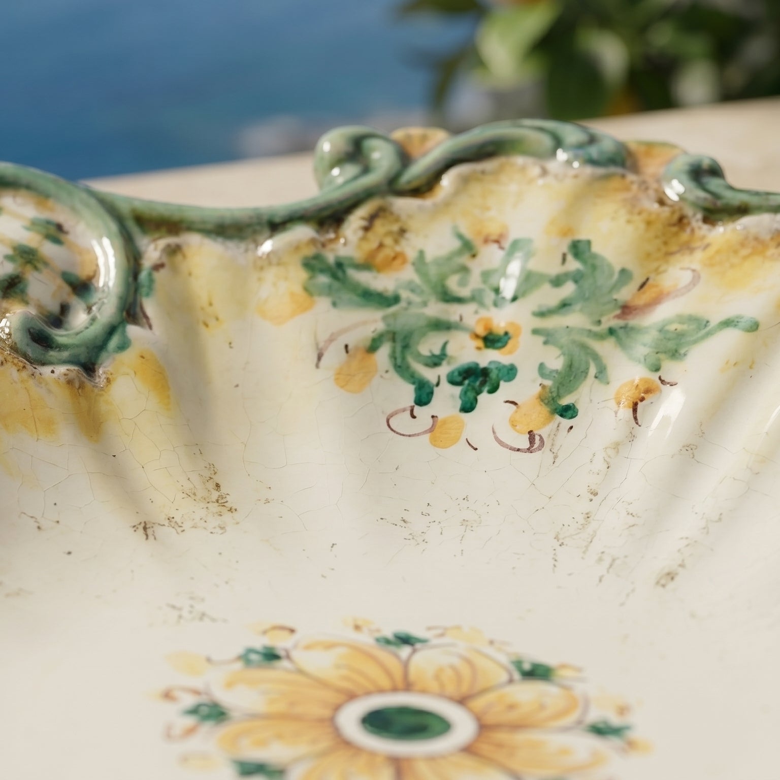 Centrotavola Barocco in Ceramica di Caltagirone 38×33 cm - Verde e Arancio, Serie d'Arte