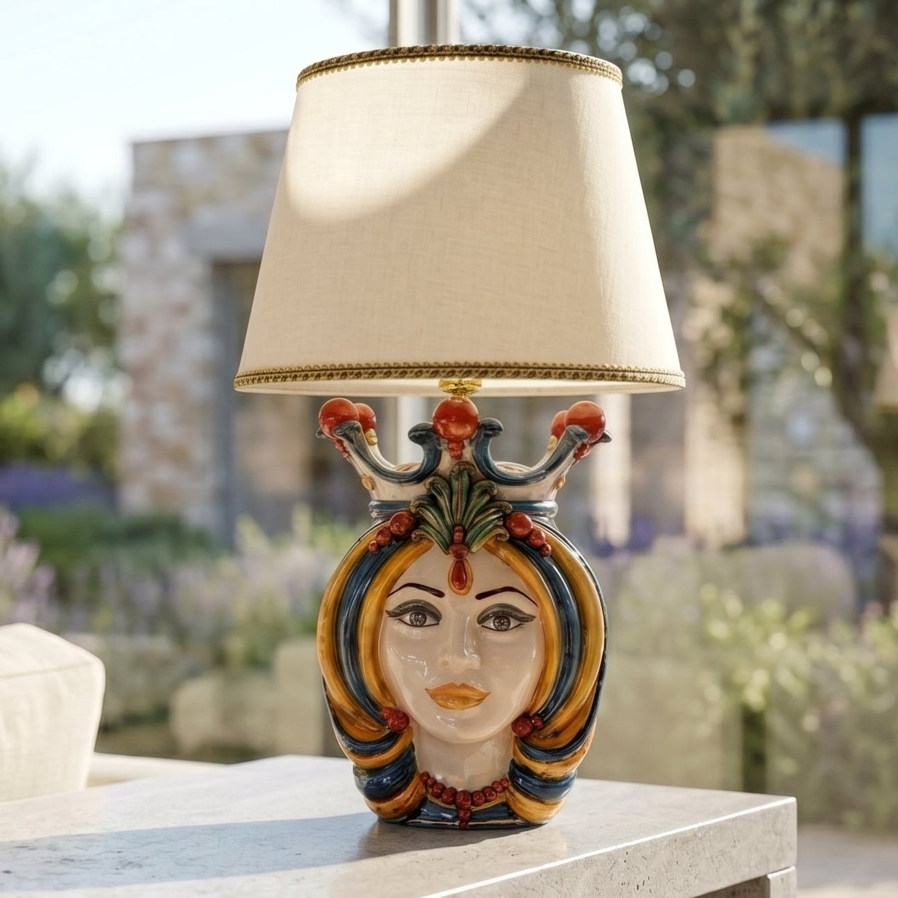 Lume a Testa h 65 cm (ceramica h 38 cm, Paralume in Tessuto Ø 40 cm) - Femmina, Blu e Arancio