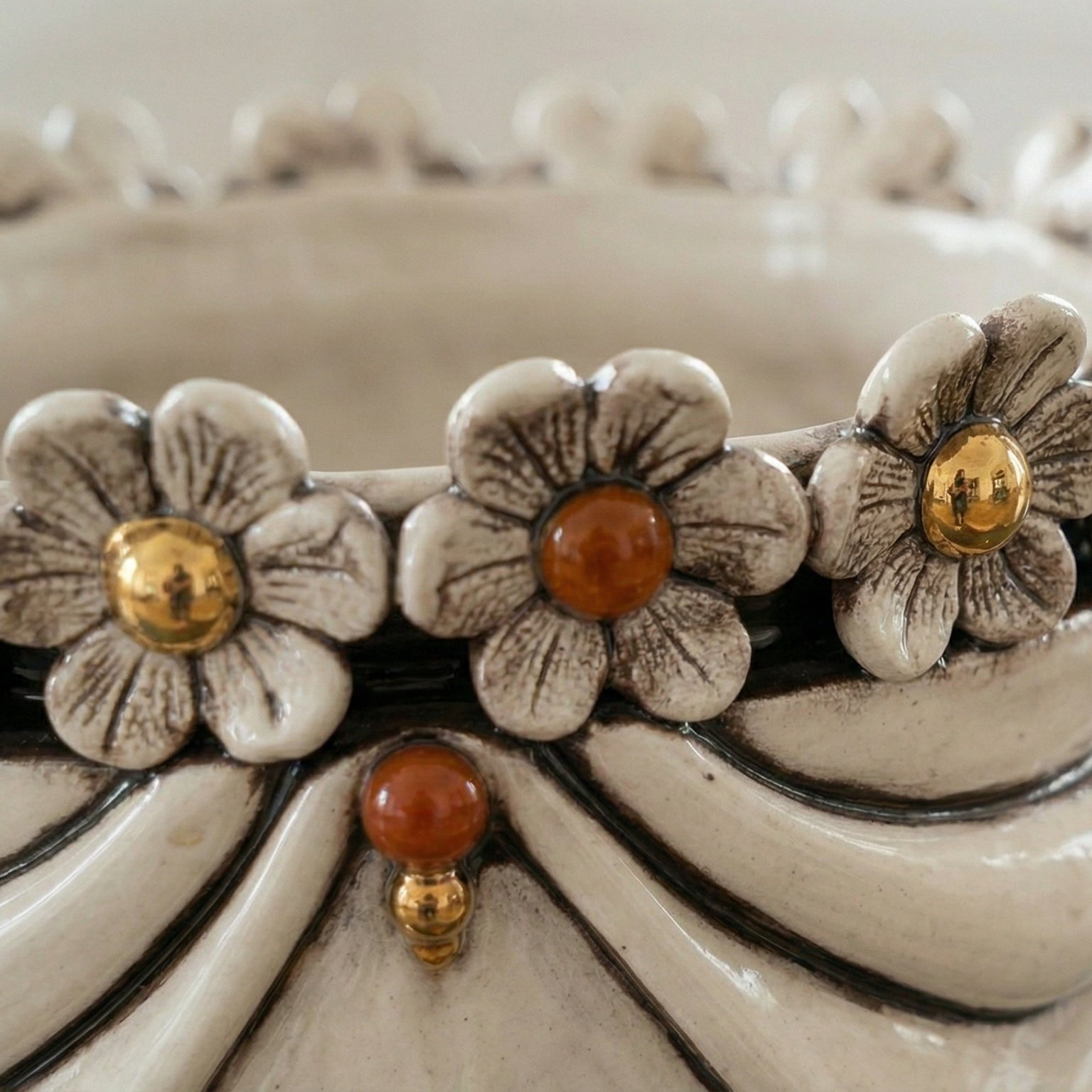 Testa Zahira con Fiori h 30 cm - Donna, Madreperla Antichizzato Oro e Lustri