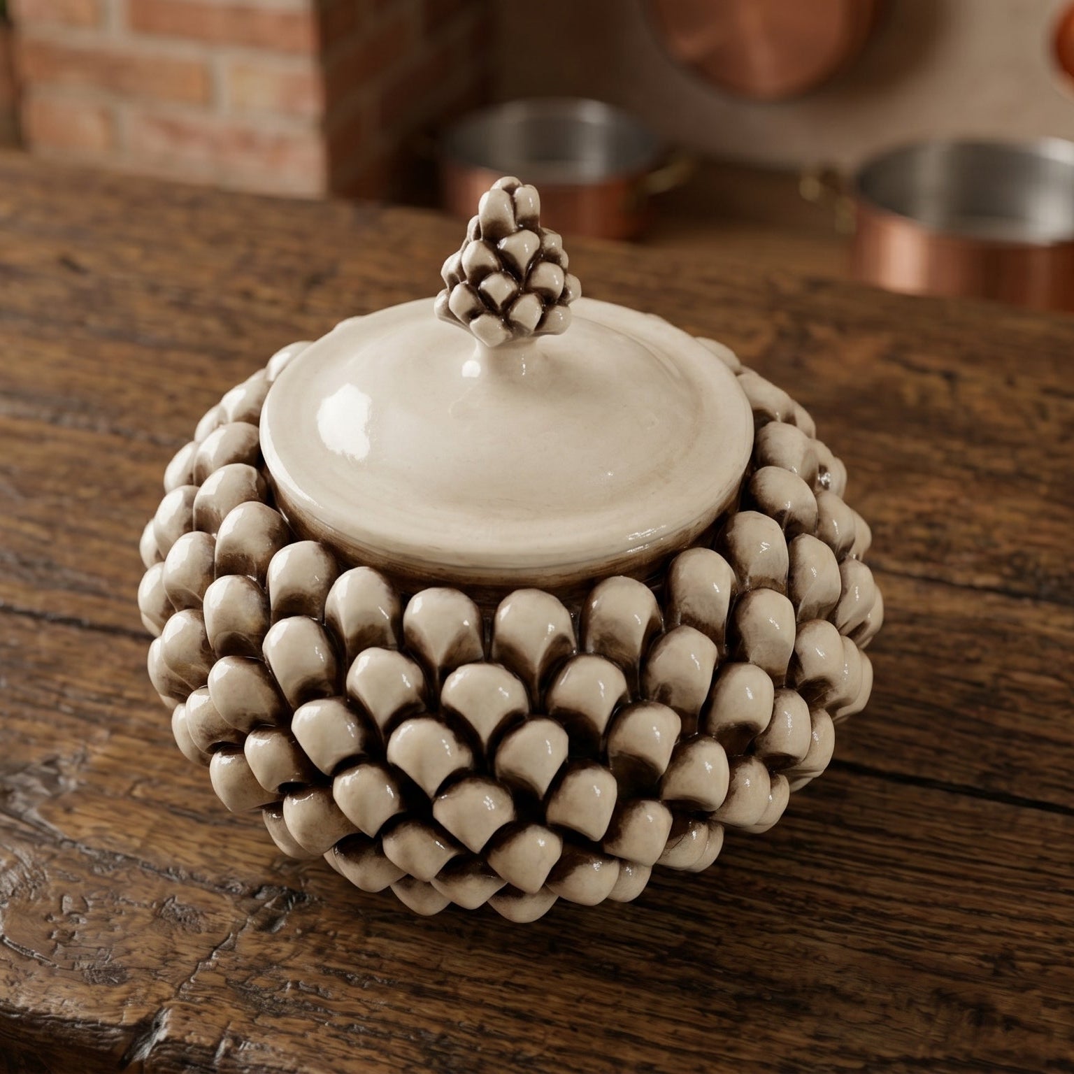 Biscottiera a Pigna in Ceramica di Caltagirone Ø 20 cm - Madreperla Antichizzato