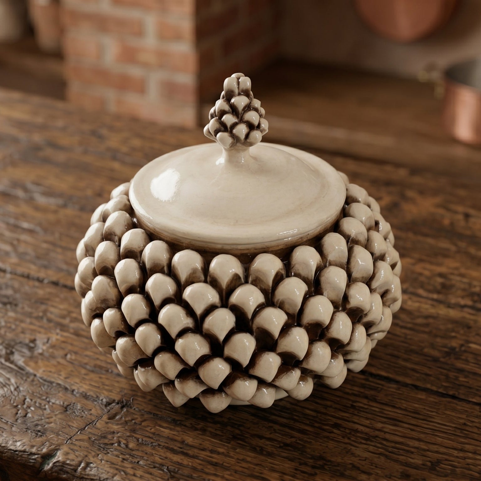 Biscottiera a Pigna in Ceramica di Caltagirone Ø 20 cm - Madreperla Antichizzato