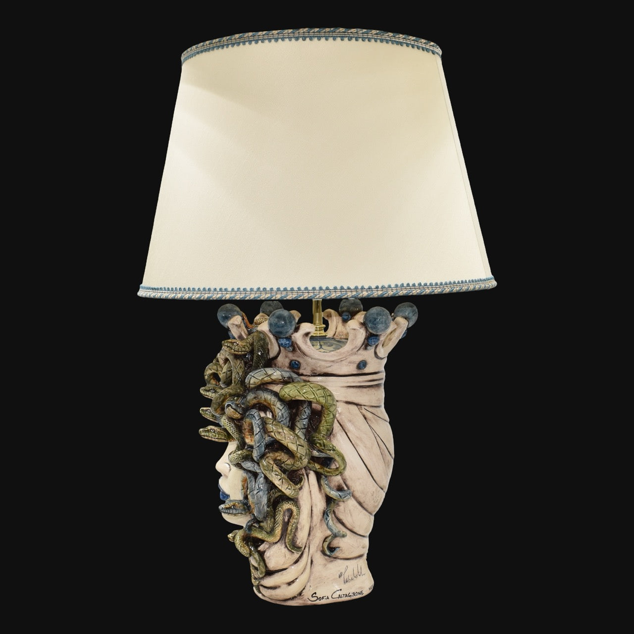 Lume a Testa Medusa h 65 cm (ceramica h 38 cm, Paralume in Tessuto Ø 40 cm) - Femmina