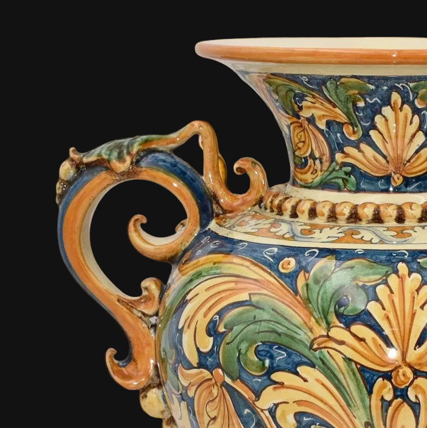 Vaso anfora ceramiche di Caltagirone decorato a mano, ornato floreale colorato