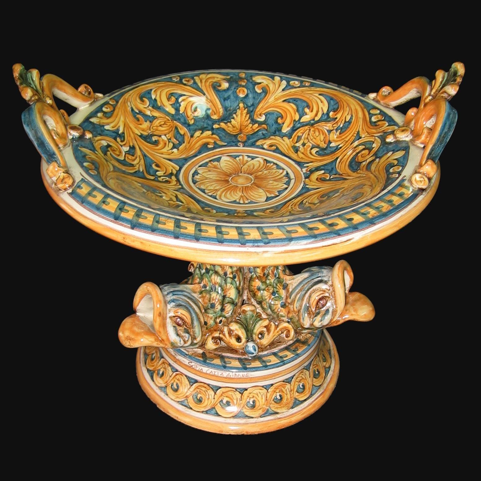 Ceramiche di Caltagirone fatti a mano con decori barocchi e manici scolpiti, pezzo unico artigianale
