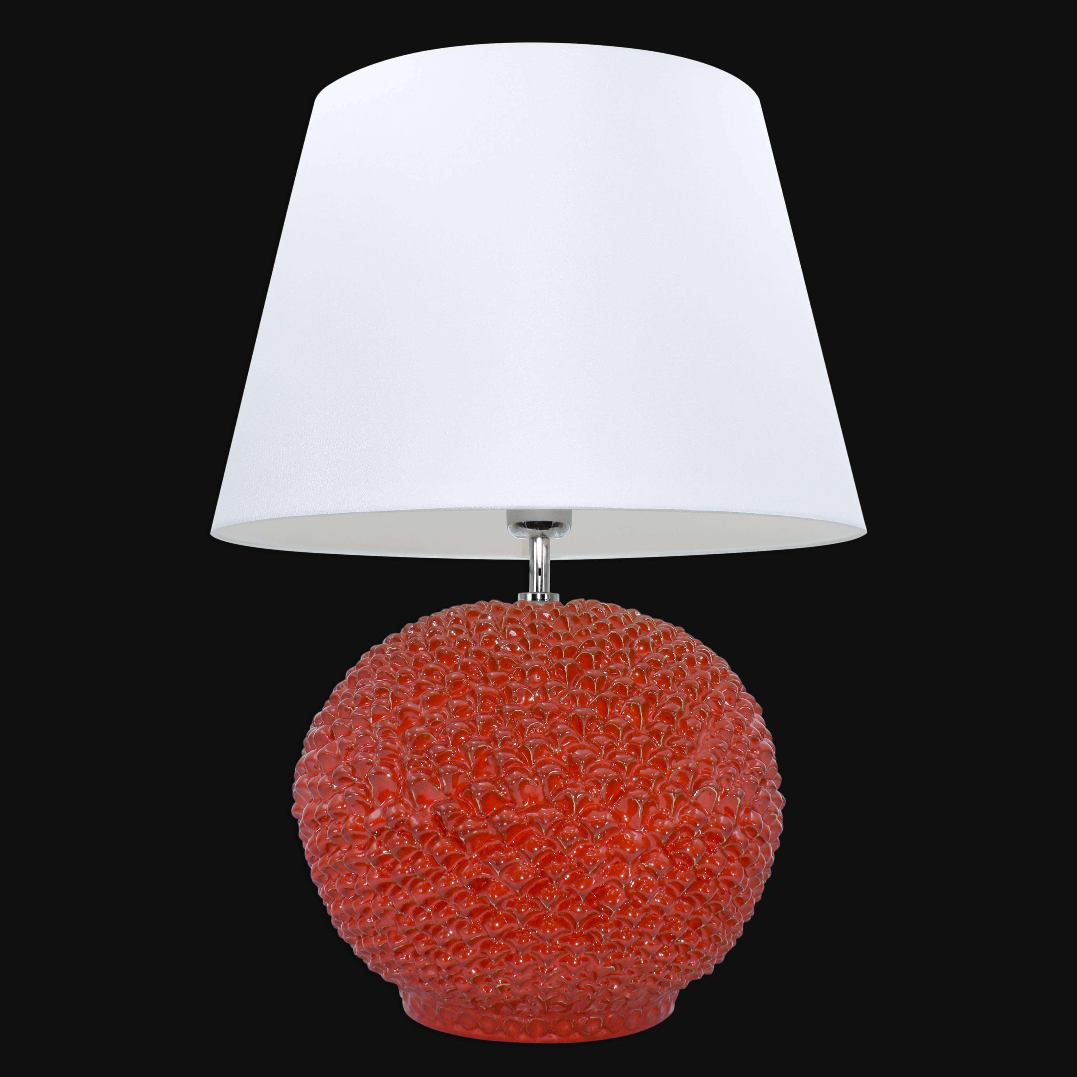 Lampada da tavolo in ceramica rossa fatta a mano con paralume bianco, stile Caltagirone