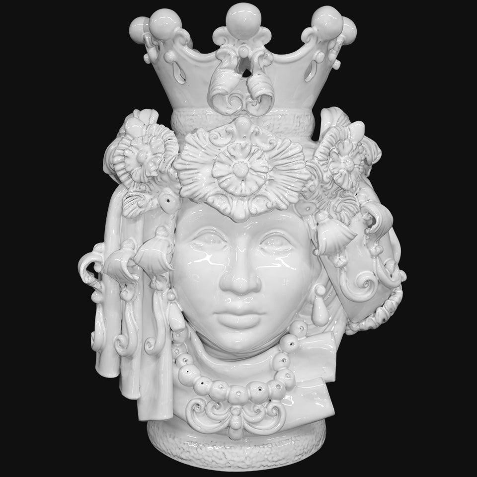 Ceramiche di Caltagirone fatti a mano: testa femminile con corona e fiori, design artistico e tradizionale