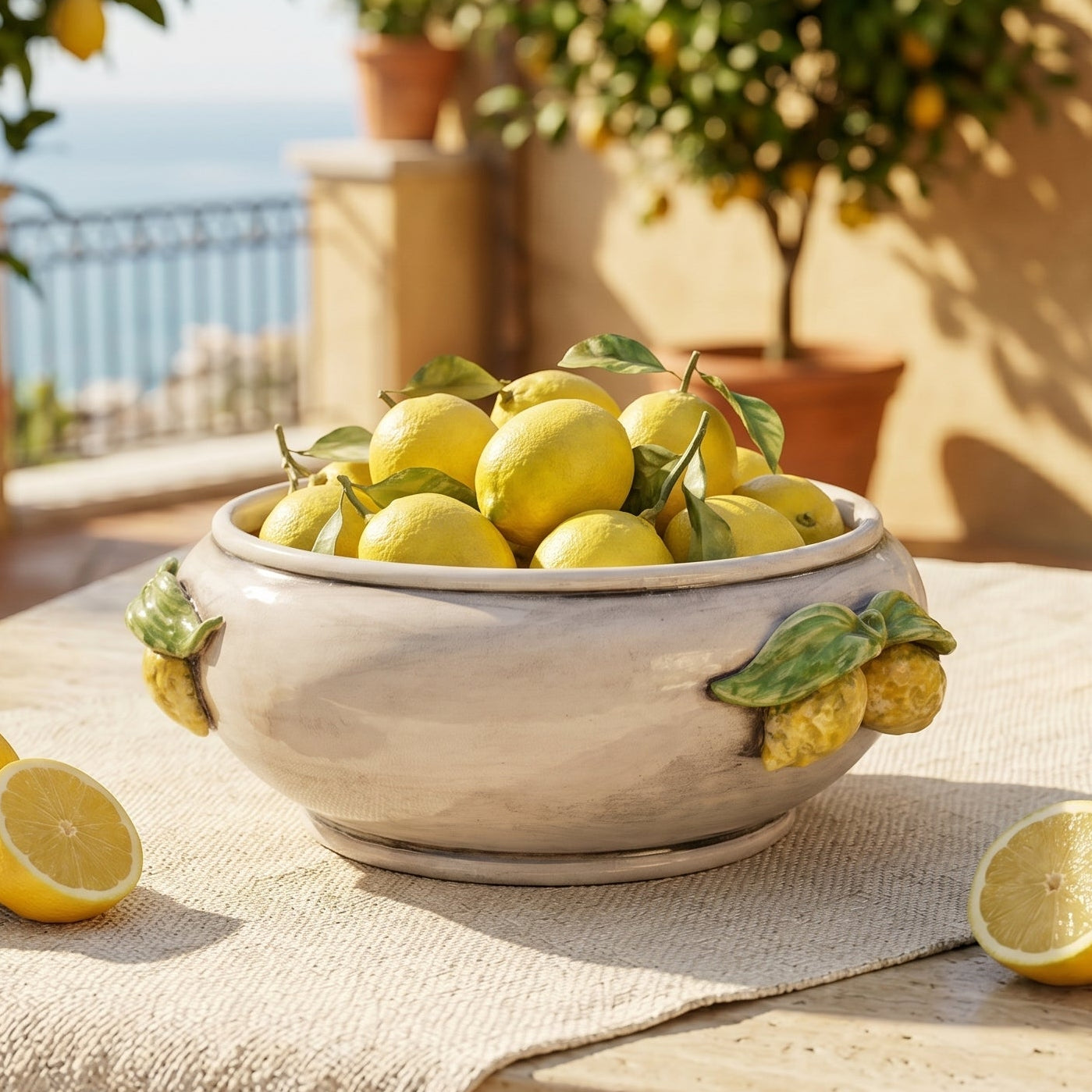 Centrotavola con Limoni Siciliani in Ceramica di Caltagirone Ø 25 cm - Madreperla