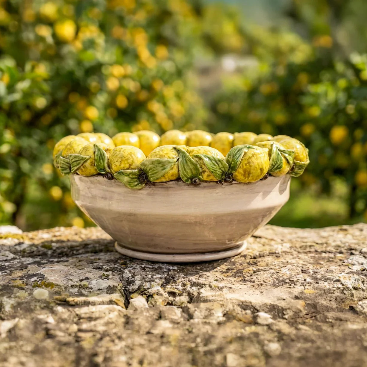 Centrotavola con Limoni Siciliani in Ceramica di Caltagirone Ø 38 cm - Madreperla Colorato