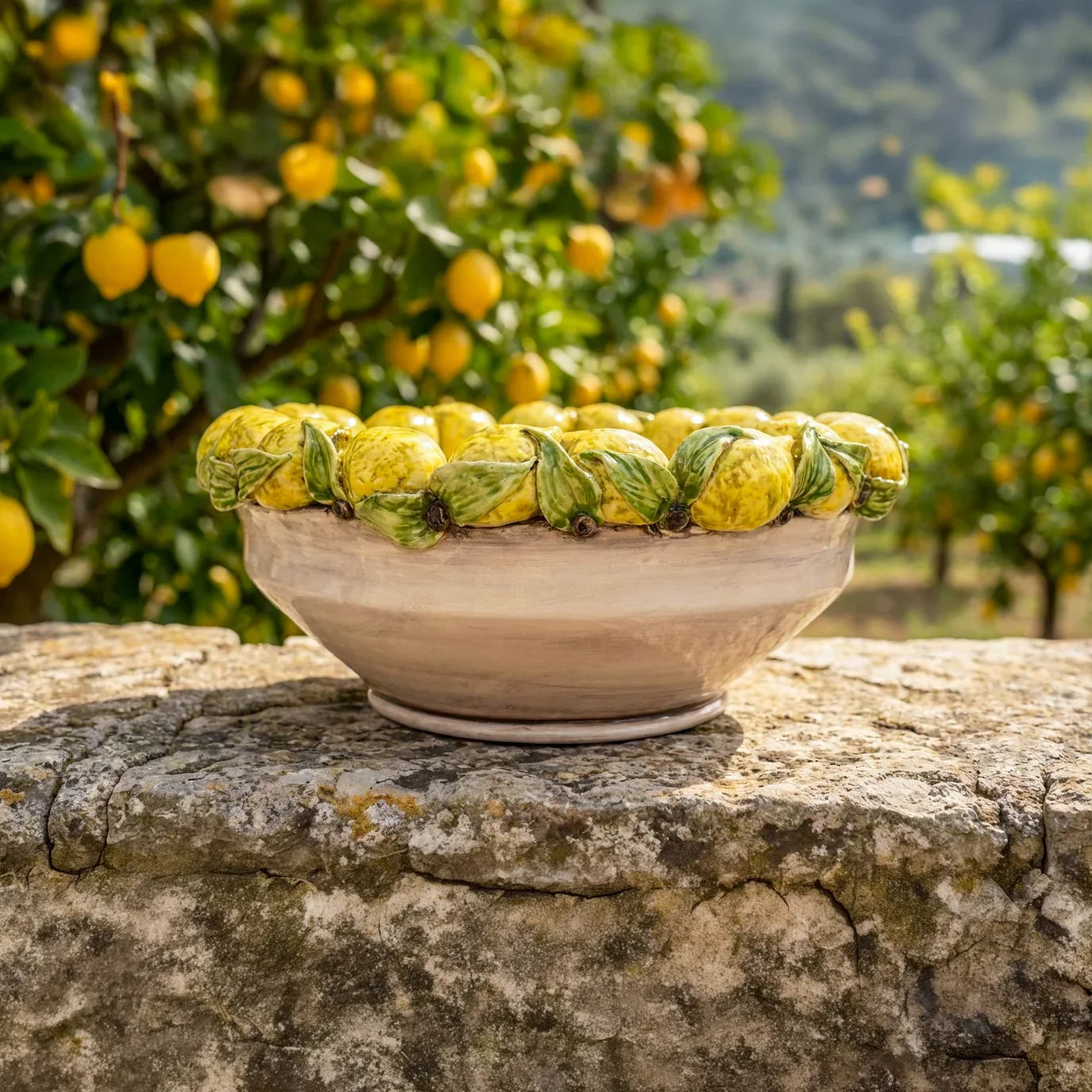 Centrotavola con Limoni Siciliani in Ceramica di Caltagirone Ø 38 cm - Madreperla Colorato