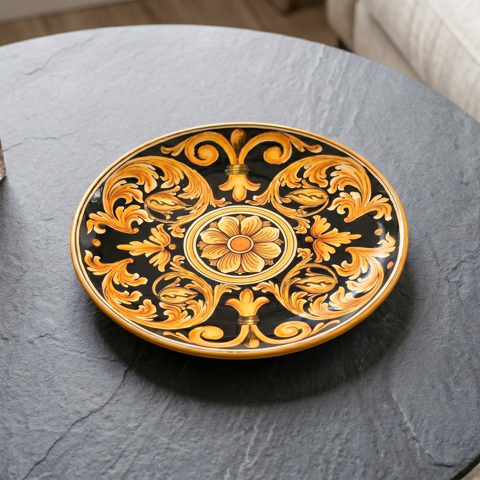 Piatto Ornamentale in Ceramica di Caltagirone - Ornato Fondo Nero