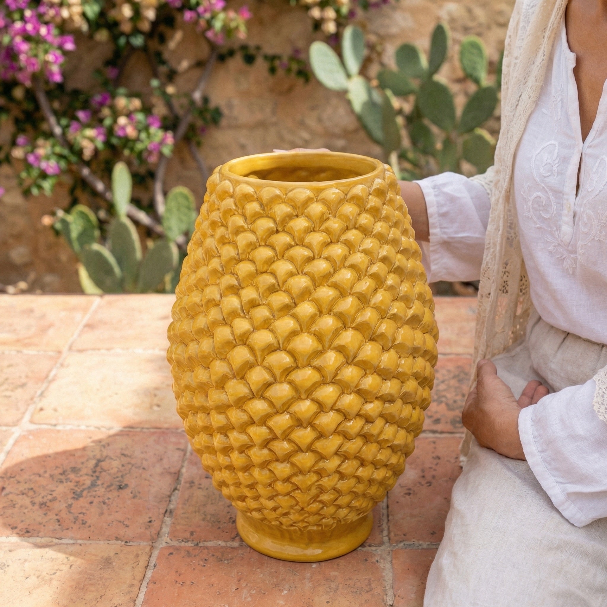 Vaso Pigna Panciuto in Ceramica di Caltagirone - Senape