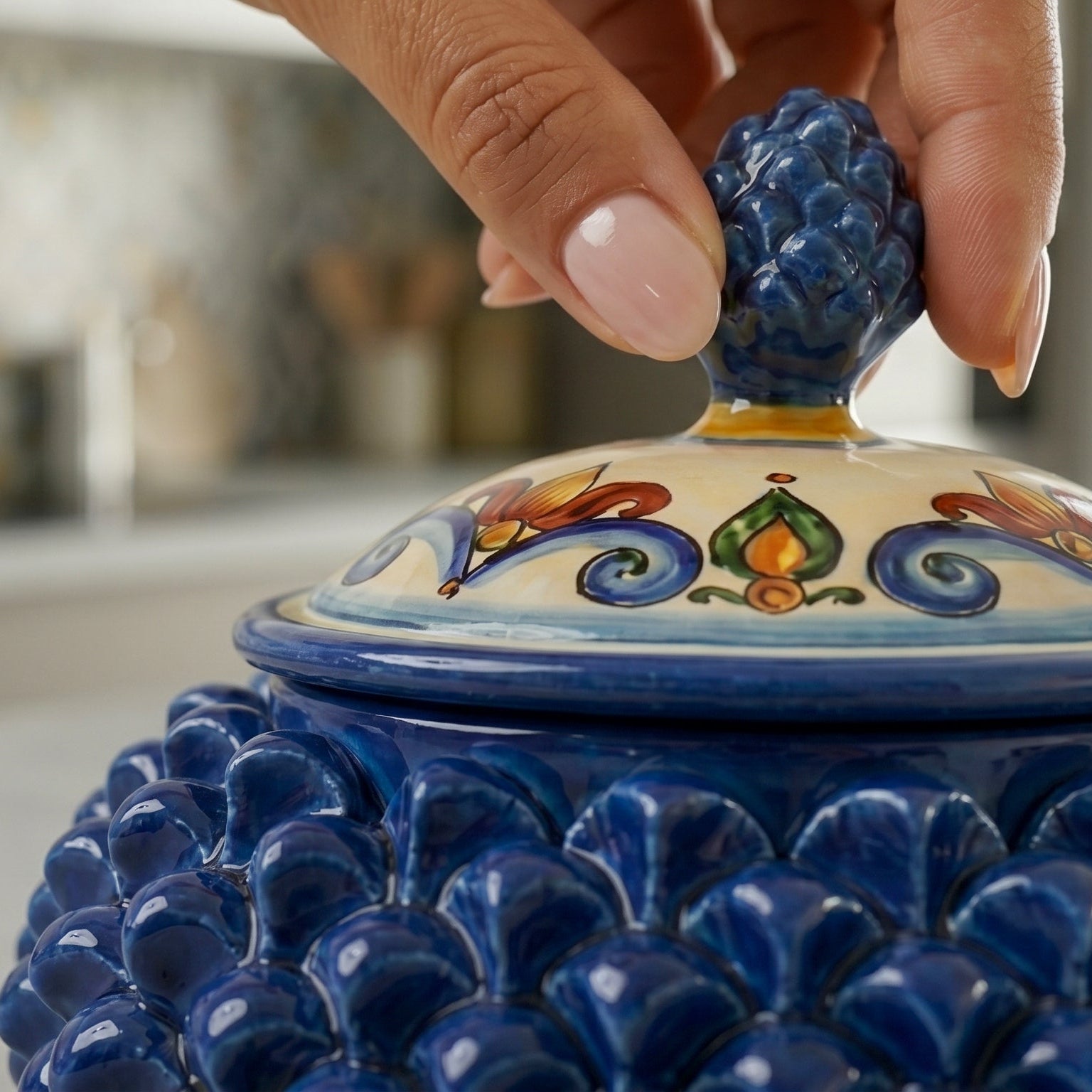 Biscottiera a Pigna Blu Intenso in Ceramica di Caltagirone Ø 20 cm - Decoro Sicily