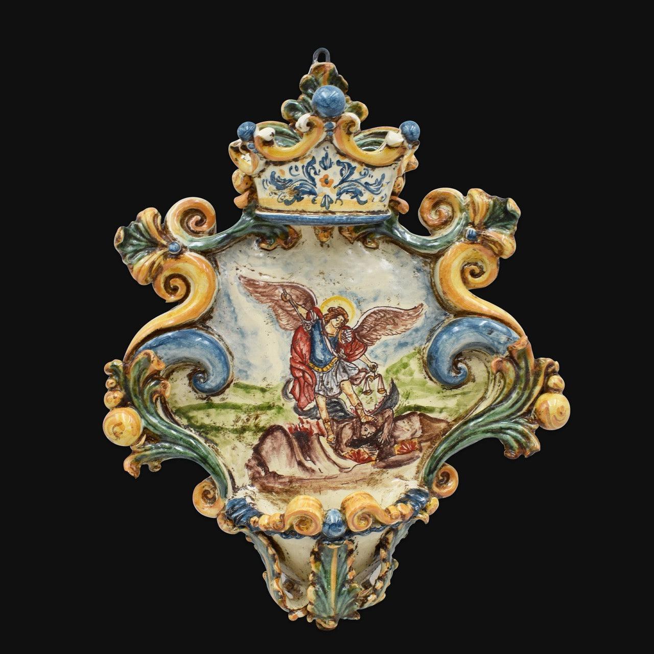 Acquasantiera grande appl 25×35 San Michele Arcangelo tricolore - Ceramiche di Caltagirone Sofia