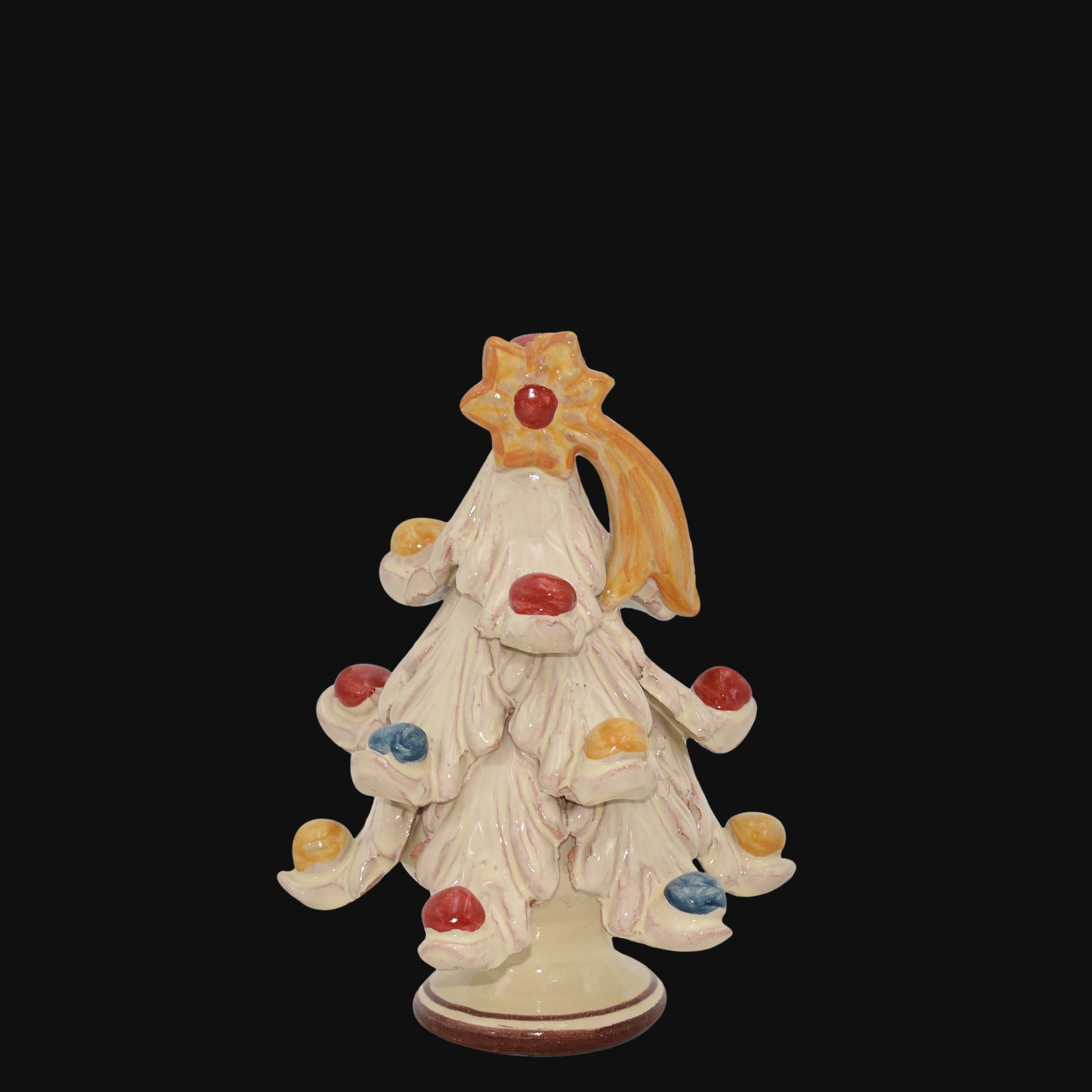 Alberello natalizio ceramiche Caltagirone Sofia fatto a mano, decorato, sfondo nero.