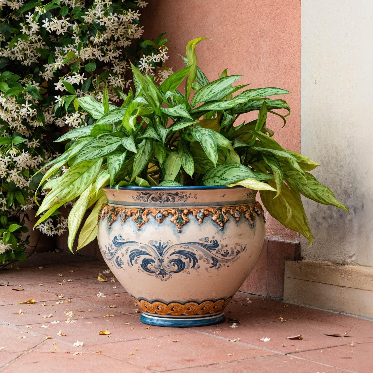cachepot in ceramica di Caltagirone decorato, ceramiche caltagirone fatti a mano, pianta verde