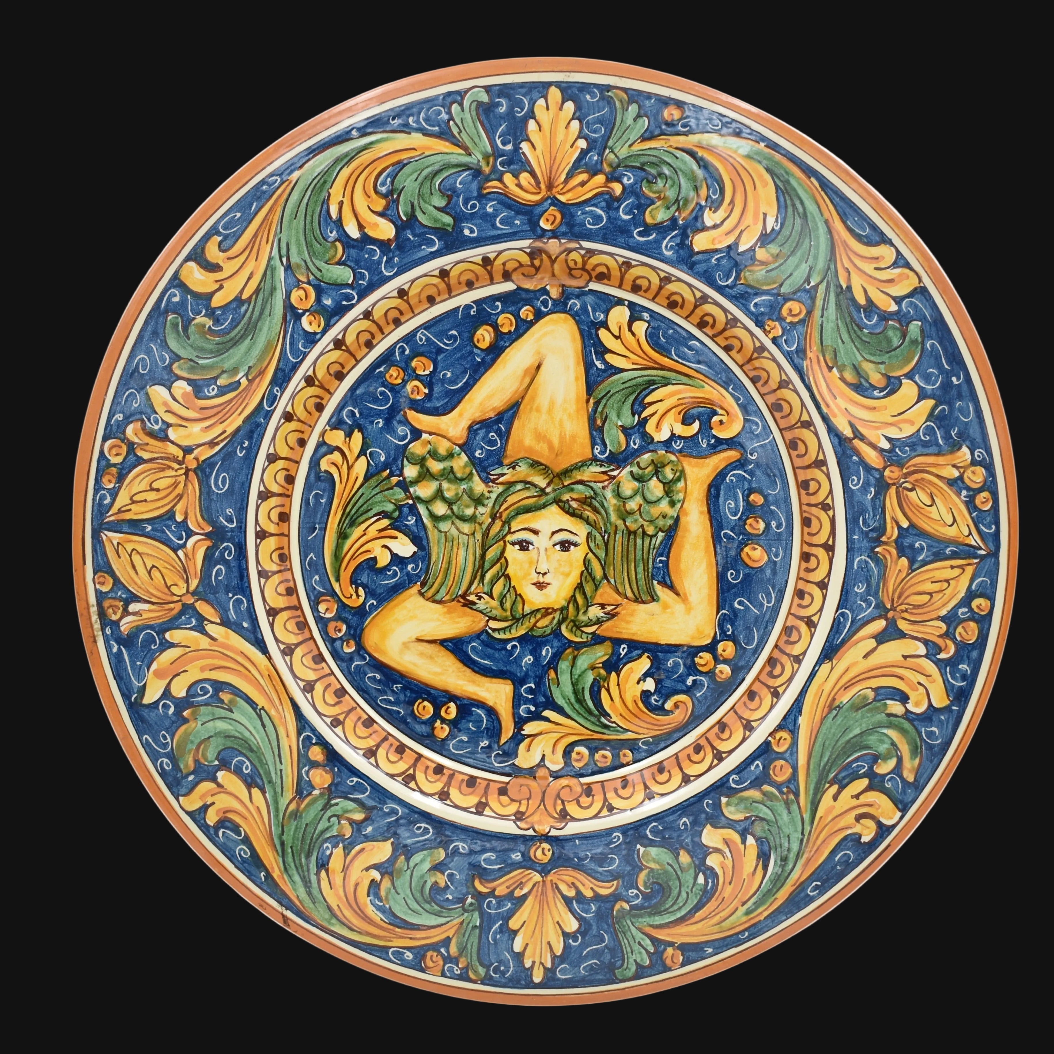 Piatto Trinacria in Ceramica di Caltagirone - Ornato Calatino