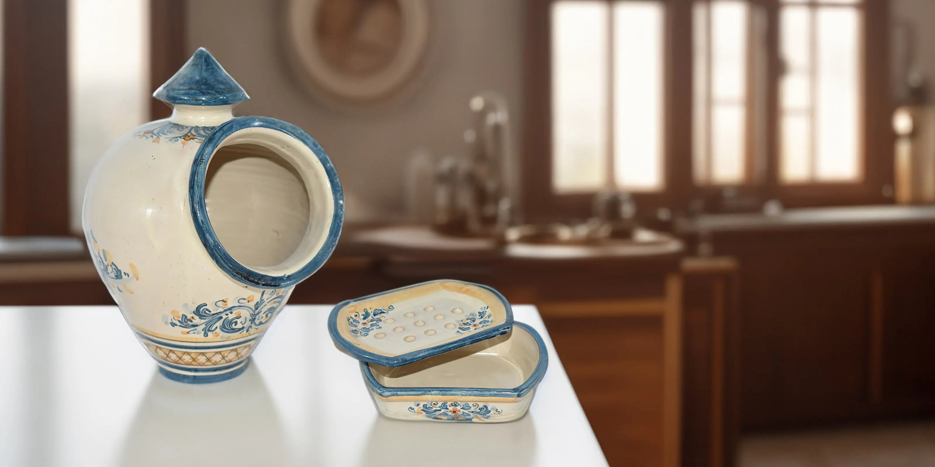 set da cucina in ceramica Caltagirone fatti a mano, decorato blu e giallo