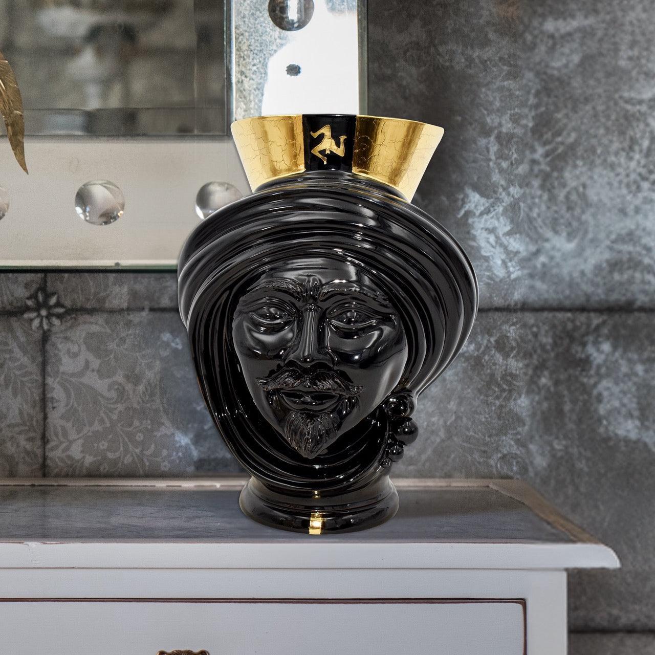Testa di Moro uomo moderna nera e oro, ceramiche Caltagirone fatti a mano su mobile