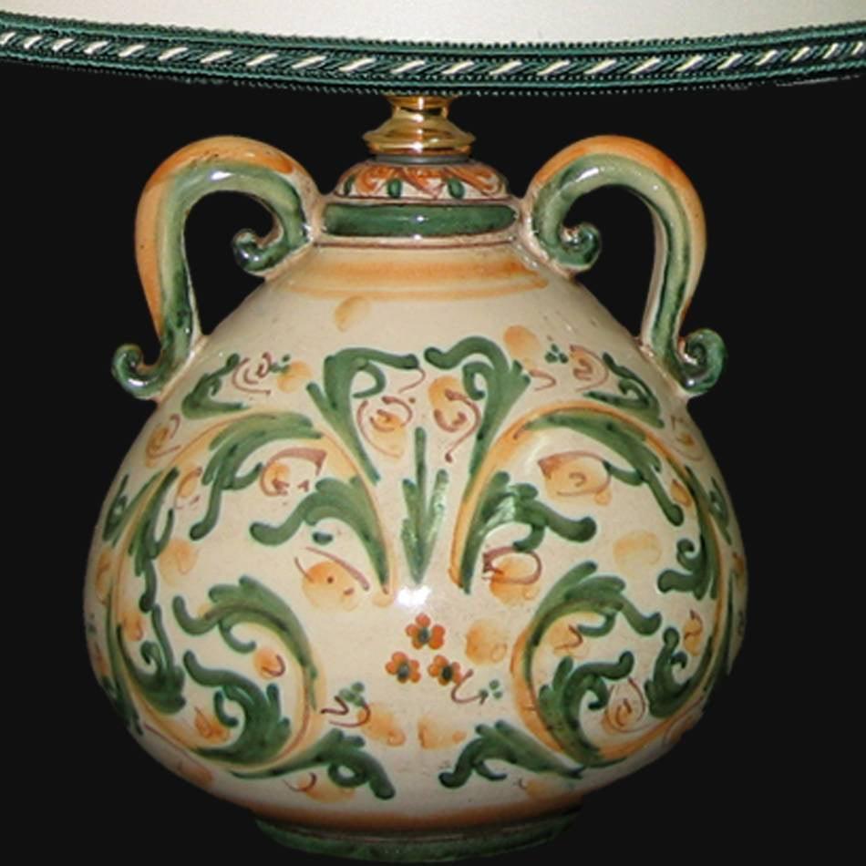 Ceramiche di Caltagirone fatti a mano con decori verdi e arancioni, lampada artigianale unica