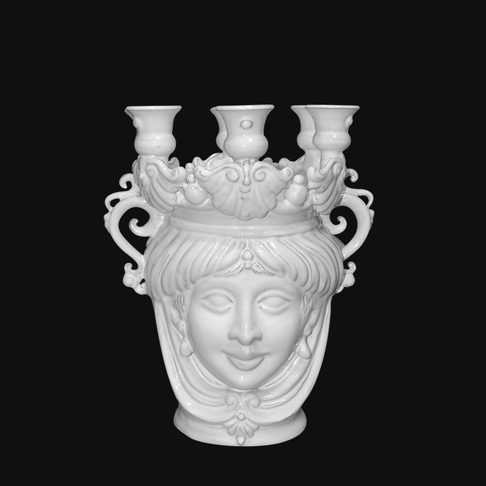 Ceramiche di Caltagirone fatti a mano, vaso con volto femminile e tre portacandele, design artistico.