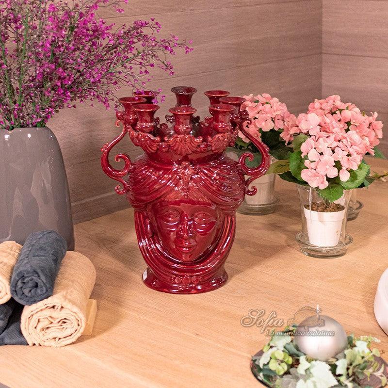 Ceramiche di Caltagirone fatti a mano, vaso rosso con volto e decori barocchi, stile artigianale tradizionale