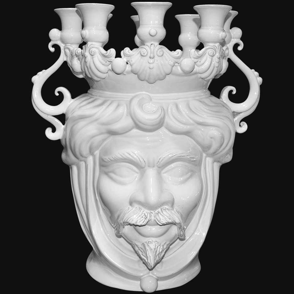 Ceramiche di Caltagirone fatti a mano: vaso con volto barocco e candele, arte tradizionale siciliana