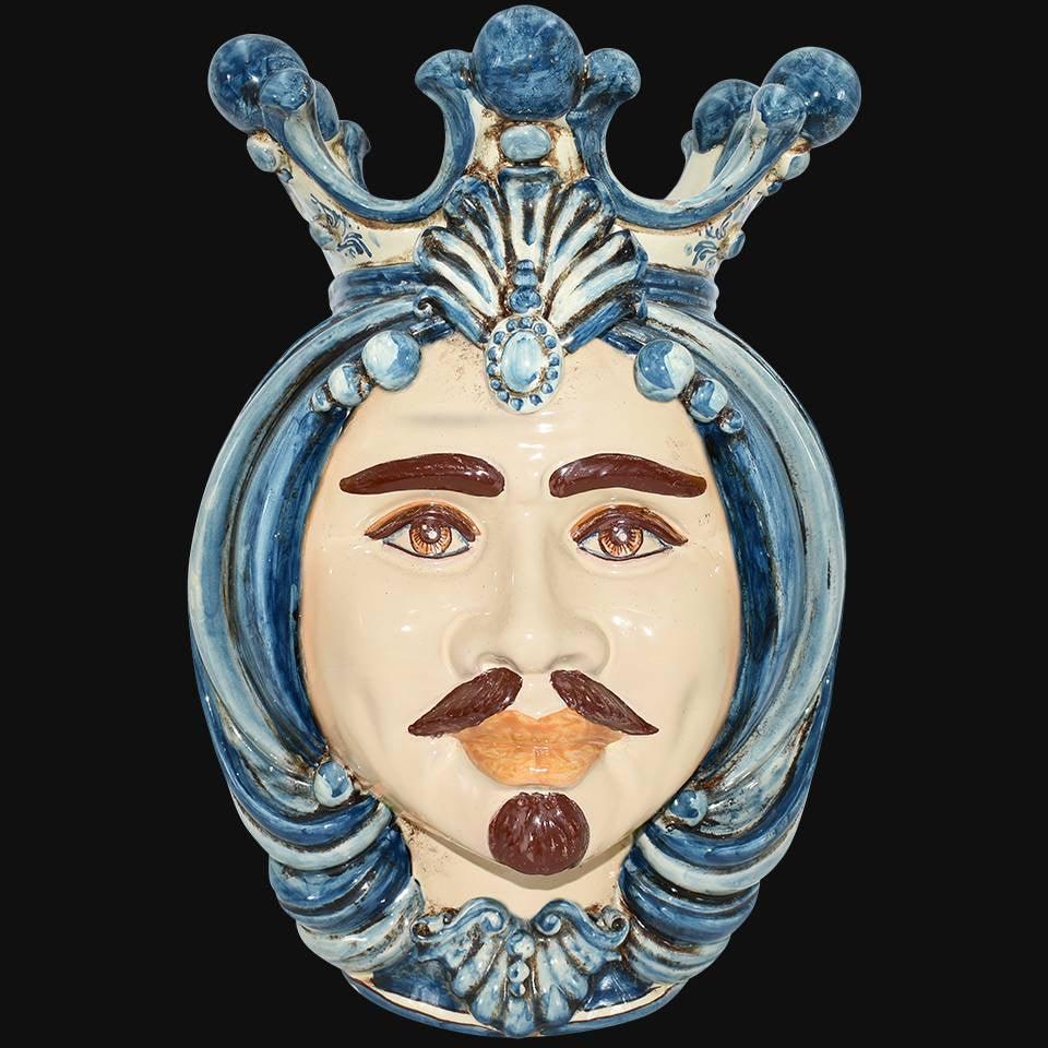 Ceramica di Caltagirone fatta a mano con volto maschile e corona blu, arte tradizionale siciliana