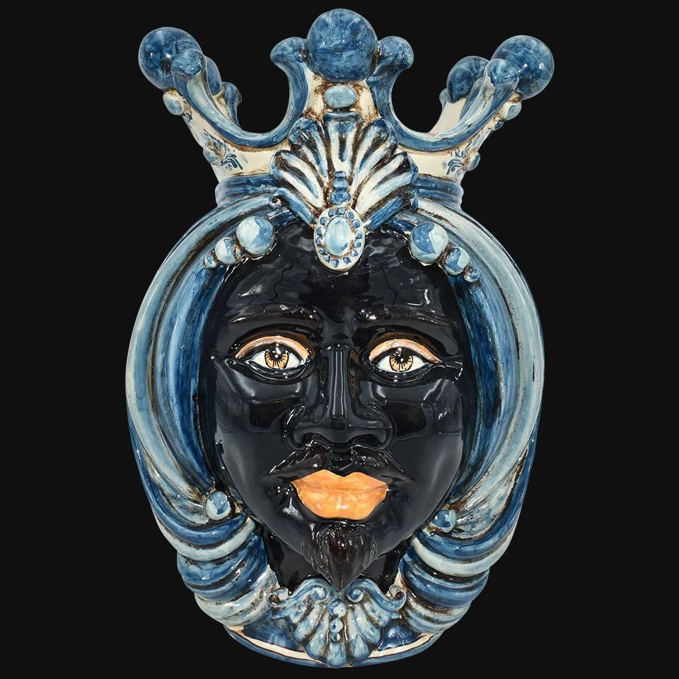 Maschera ceramica Caltagirone fatta a mano con corona blu e dettagli artigianali